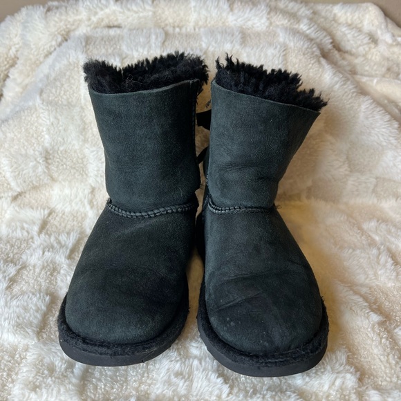 UGG Bailey Bow Boots - Picture 2 of 7